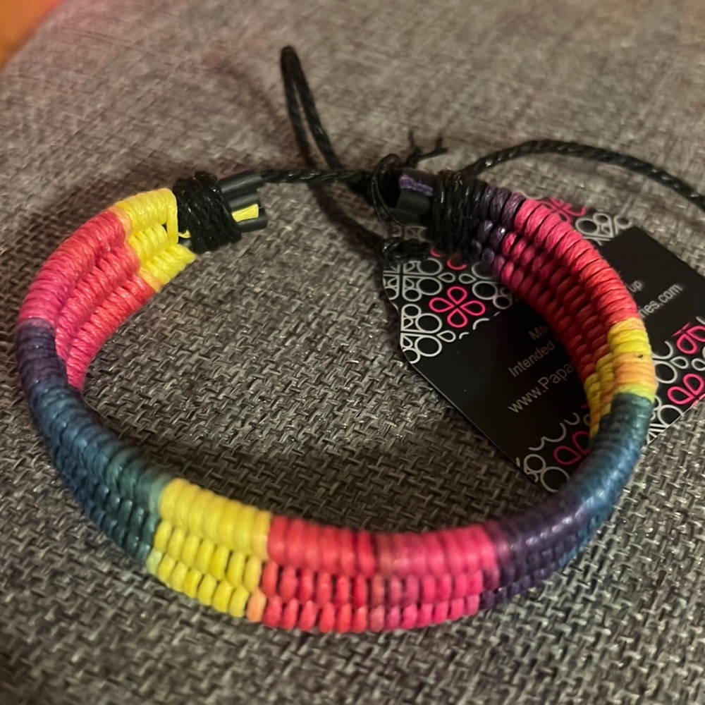 Fun rainbow bracelet !